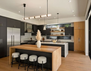 14812 Morrison Street - Photo Thumbnail 20