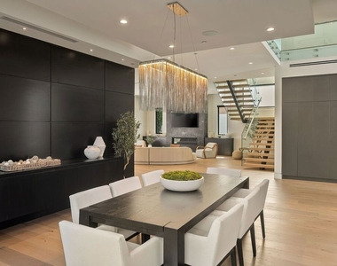 14812 Morrison Street - Photo Thumbnail 9