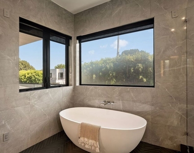 14812 Morrison Street - Photo Thumbnail 51