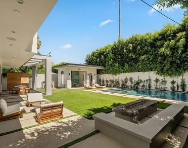 14812 Morrison Street - Photo Thumbnail 30