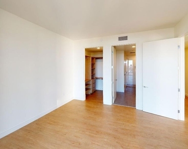 11750 Wilshire Boulevard - Photo Thumbnail 10