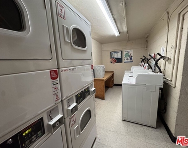 8550 Holloway Drive - Photo Thumbnail 19