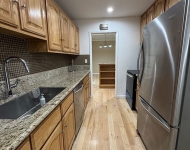 8550 Holloway Drive - Photo Thumbnail 8