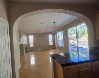 11442 Trailbrook Ln - Photo Thumbnail 6
