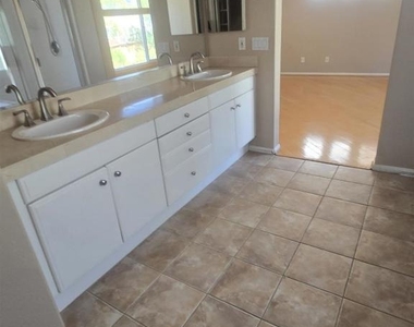 11442 Trailbrook Ln - Photo Thumbnail 39