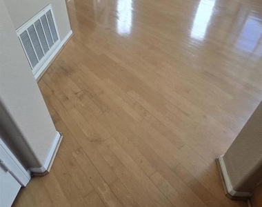 11442 Trailbrook Ln - Photo Thumbnail 3