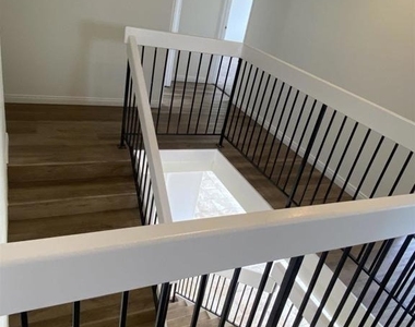 8703 Octans St - Photo Thumbnail 9