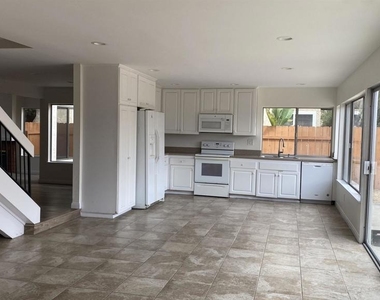 8703 Octans St - Photo Thumbnail 5