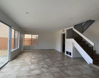 8703 Octans St - Photo Thumbnail 3