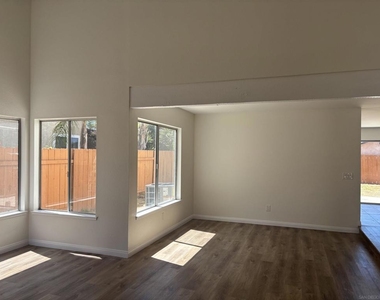 8703 Octans St - Photo Thumbnail 8