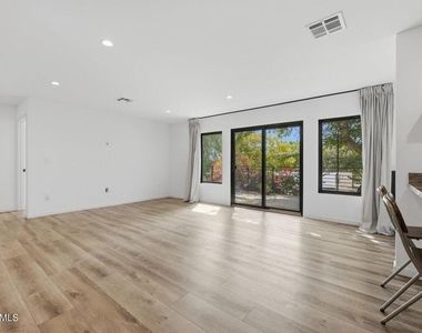 9218 Slater Terrace - Photo Thumbnail 16