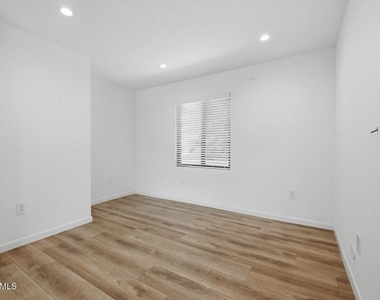 9218 Slater Terrace - Photo Thumbnail 15
