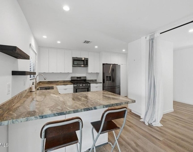 9218 Slater Terrace - Photo Thumbnail 11