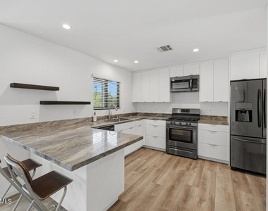 9218 Slater Terrace - Photo Thumbnail 10