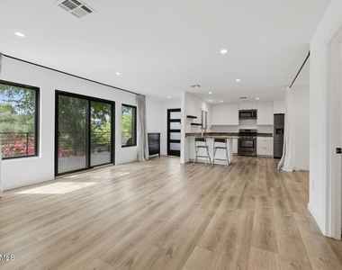9218 Slater Terrace - Photo Thumbnail 17