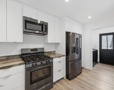 9218 Slater Terrace - Photo Thumbnail 13