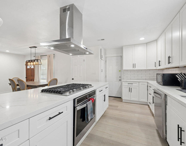 2301 Mono Street - Photo Thumbnail 9