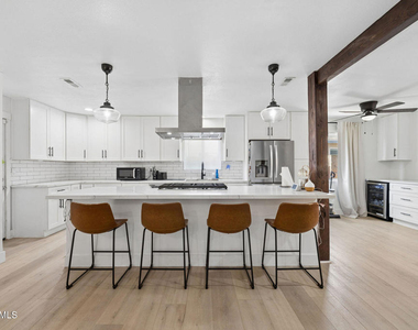 2301 Mono Street - Photo Thumbnail 6