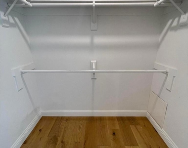 1174 Westlake Boulevard - Photo Thumbnail 17
