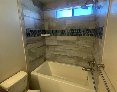 1174 Westlake Boulevard - Photo Thumbnail 10