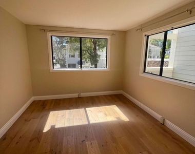 1174 Westlake Boulevard - Photo Thumbnail 7