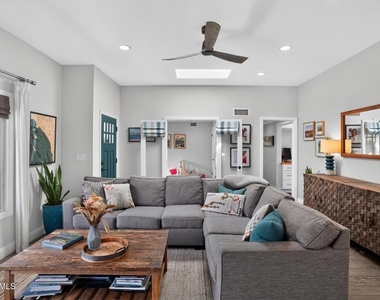 25031 Adelanto Drive - Photo Thumbnail 5