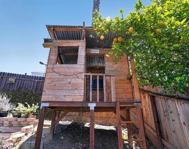 25031 Adelanto Drive - Photo Thumbnail 19