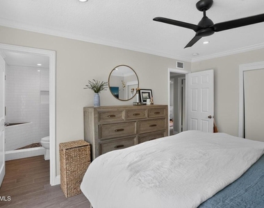 25031 Adelanto Drive - Photo Thumbnail 23