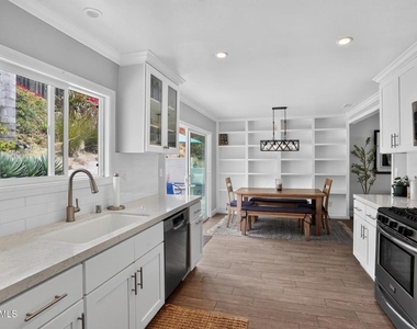 25031 Adelanto Drive - Photo Thumbnail 7