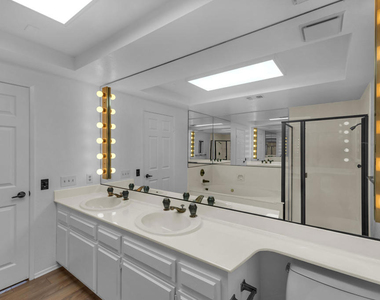 14 Presidio Place - Photo Thumbnail 4