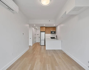 80 Linden Blvd - Photo Thumbnail 1