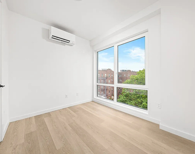 1615 Cedar Street - Photo Thumbnail 6