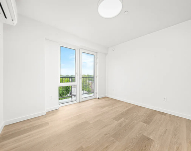 1615 Cedar Street - Photo Thumbnail 7