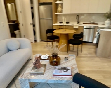 1615 Cedar Street - Photo Thumbnail 2