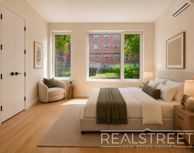 729 Rogers Avenue - Photo Thumbnail 3