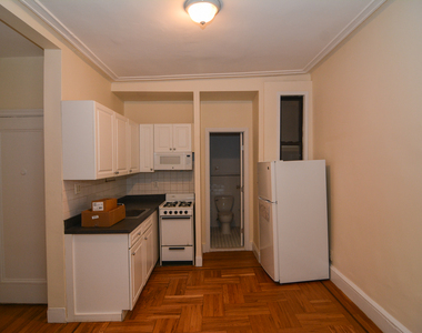 East 89th Street - Photo Thumbnail 3