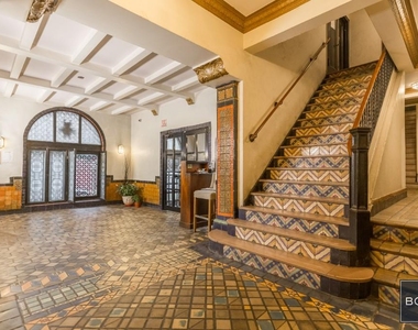 East 35th Street - Photo Thumbnail 8