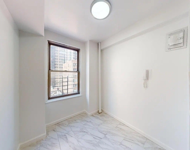 East 38th Street - Photo Thumbnail 3