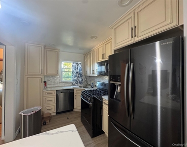 22518 S Conduit Avenue - Photo Thumbnail 2