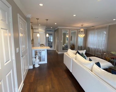 1011 Madeira Boulevard - Photo Thumbnail 3