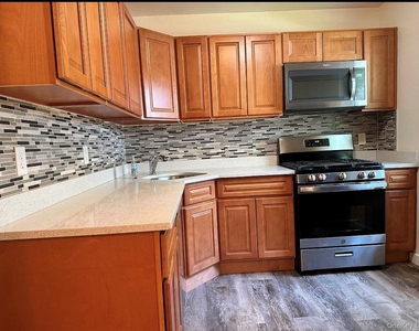255-06 73rd Avenue - Photo Thumbnail 7