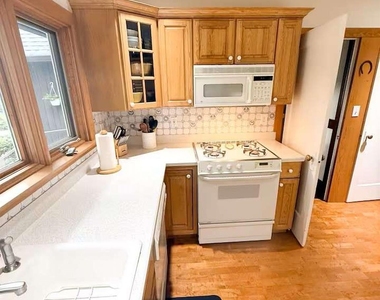 49 Oakwood Road - Photo Thumbnail 8