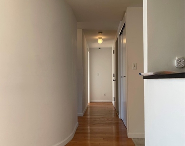 88 Cuttermill Road - Photo Thumbnail 6
