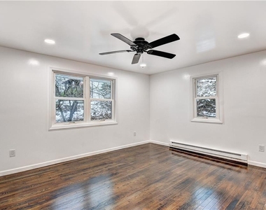 19 Lake Avenue - Photo Thumbnail 10