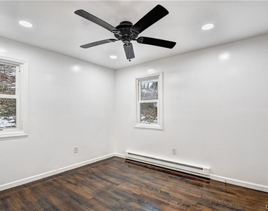 19 Lake Avenue - Photo Thumbnail 12