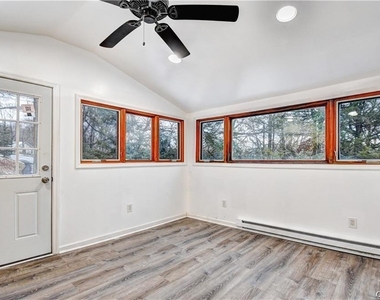 19 Lake Avenue - Photo Thumbnail 15
