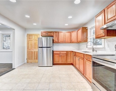 19 Lake Avenue - Photo Thumbnail 2
