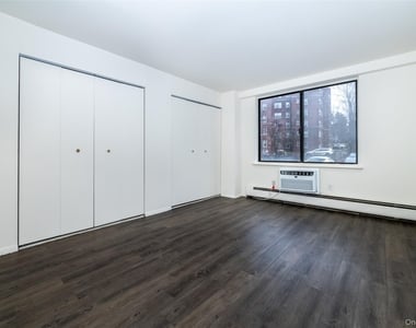 7 Lake Street - Photo Thumbnail 16