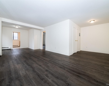 7 Lake Street - Photo Thumbnail 6