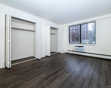 7 Lake Street - Photo Thumbnail 15